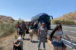Autobús averiado a la altura de Abla.