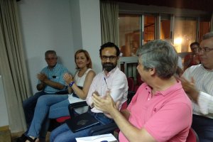 Isaac Vilches recibe el aplauso de su rival, José Rafael Soto.