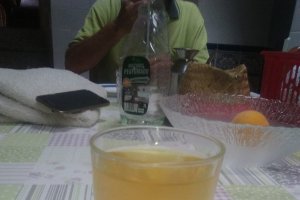 Vaso de agua del grifo en Gérgal.