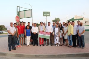 Descubrimiento de la nueva placa de la Avenida.