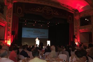 Juan Marín, durante su intervención en el Teatro Cervantes de la capital.