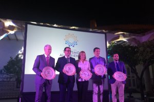 Foto en grupo de los premiados.