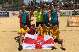 La bandera de Almería siempre va con Mintonette.