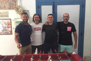 Los campeones del futbolín.