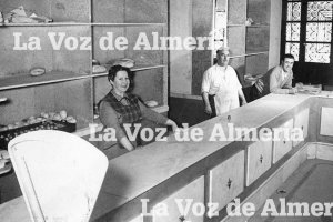 En la plaza Flores estuvo la panadería de Pepe López.