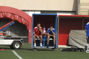 Montoro sentado en el banquillo de los árbitros.