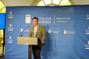 Javier Aureliano García, presidente de la Diputación Provincial, en la rueda de prensa