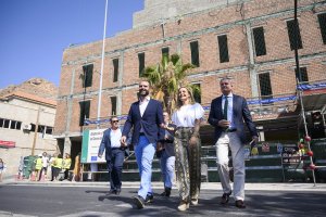 Visita a las obras del alcalde, la delegada del Gobierno andaluz y el delegado de Salud de la Junta de Andalucía