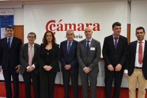 Participantes en uno de los foros sobre el Corredor Mediterráneo, celebrado en la sede de la Cámara de Comercio de Almería.