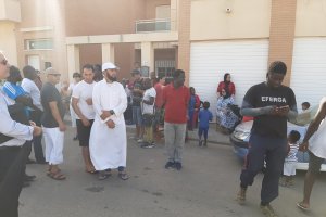 Niños y adultos concentrados en San Isidro este lunes