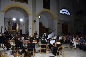 La OCAL llevó a los asistentes a un gran viaje por los mares del mundo.