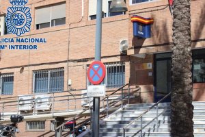 Los hechos tuvieron lugar en la Comisaría de El Ejido.