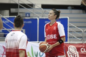 Alicia González continuará defendiendo la camiseta del ISE CB Almería.