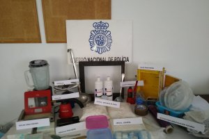 El laboratorio de cocaína estaba situado en un piso del Parador de las Hortichuelas.