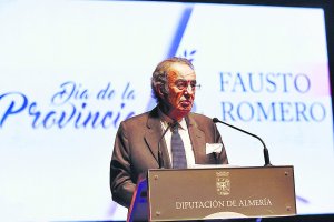 Fausto Romero-Miura, tras recibir la Medalla de Oro de la provincia en noviembre de 2018.