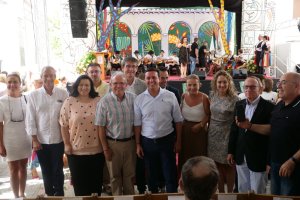 Autoridades políticas en el festival de la Alpujarra.