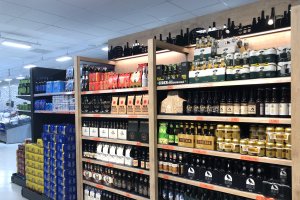 Lineal de cervezas en un supermercado de Mercadona