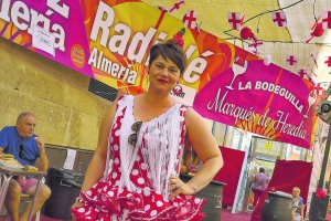 Bailes tradicionales inundan cada rincón de la capital durante la semana grande del año