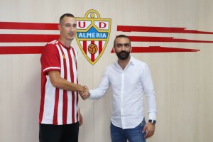 Petrovic con Mohamed El Assy.