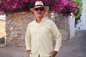 Tomás Komuda en Ibiza, donde pasa unos días.