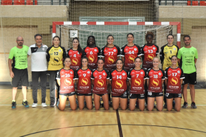 Las roqueteras posando antes del partido.