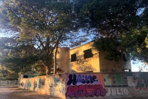 Vivienda que será demolida para dar paso a un nuevo edificio que será sede del Museo de la Vega.
