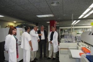 Visita del delegado de Salud a las intalaciones del Área de Biotecnología.
