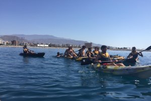 Antes e empezar a competir un paseo por el mar.
