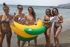 Las madrileñas Ana, Carlota, Noelia, Laura y Bea, ganaron un cheque PokerBurger