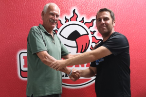 El nuevo entrenador con el presidente del club Francisco José Sáez.