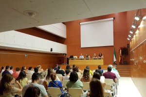 Reunión de la delegada con las familias, este jueves.