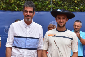 Un almeriense sigue haciendo carrera.