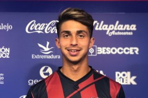 Diego Felices con la camiseta del Extremadura.