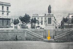 Meseta entre las escaleras, donde se colocóa la piedra con el tubo de plomo.