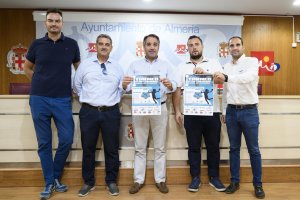 Foto de familia tras la presentación del Torneo.
