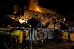 Recital de poesía y música celebrado en la terraza de La Guajira.