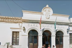 Fachada del Ayuntamiento de Huércal-Overa en una imagen de archivo.