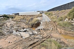 Daños en la carretera cerca del barrio nijareño de El Barranquete.