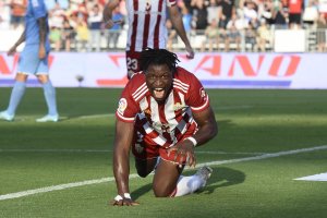 Sekou Gassama y su habitual celebración de los goles.