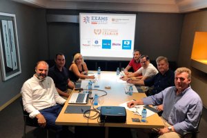 Los directores de los distintos centros académicos.