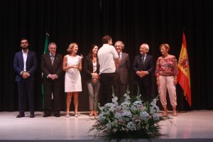 Entrega de distinciones y autoridades en El Acebuche