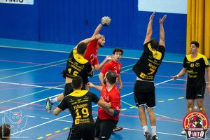 Una jugada del partido.