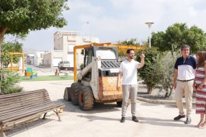 manuel Cortés, José Crespo y Carmen Belén López durante su visita al estado de las obras en el parque.