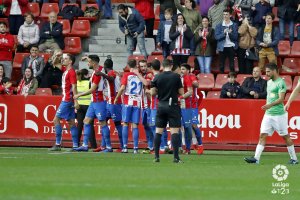 El Sporting ganó al Almería la pasada temporada.