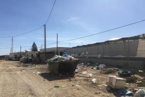 Entrada al asentamientos cuyo desalojo y derribo ha ordenado el Ayuntamiento de El Ejido.