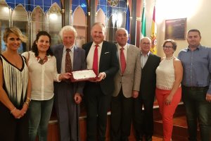 Homenaje al doctor en el Ayuntamiento de Cuevas del Almanzora.