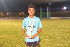 El joven atleta huercalense Antonio García.