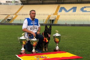 Pierre Lamarie y Gringo posan como campeones del mundo.