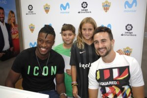 Sekou y Muñoz se lo pasaron bien con sus fieles seguidores.