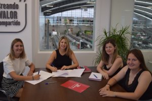 Maríaa Dolores Morales y María José Giménez, con Lorena García y Rocío Muñoz.